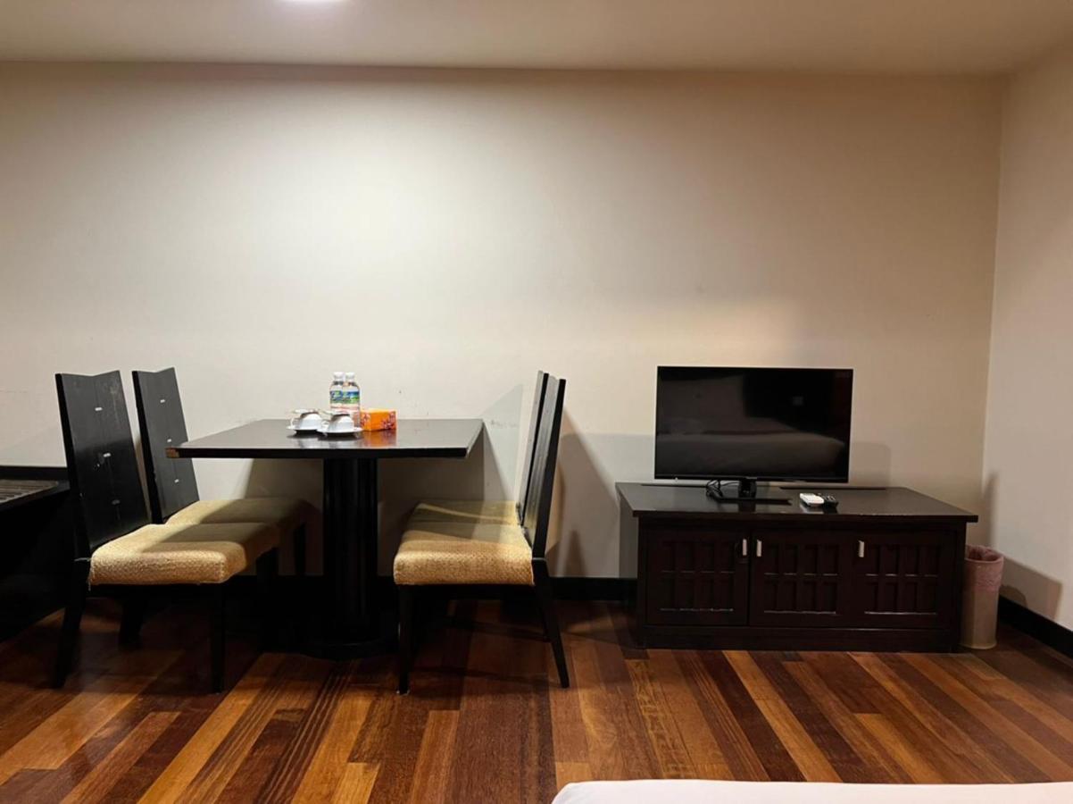 Raintree Resort Suites Petaling Jaya Exterior photo